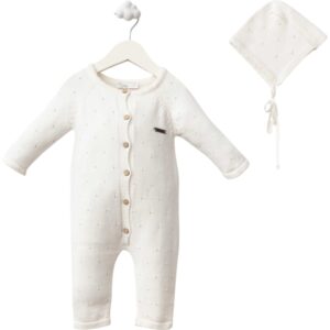 Бебешки класически плетен гащеризон в бяло, обло деколте и шапчица към него